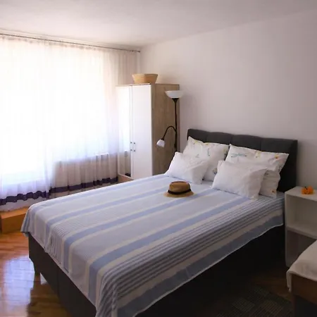 Rooms&apartments Dolac